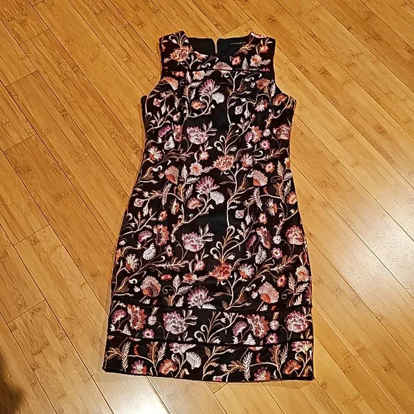 White House Black Market Embroidered Floral Sheath Dress - Picture 6 of 8